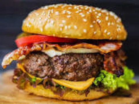 Beef burger with fries