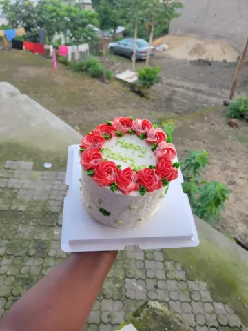 Medium Cakes